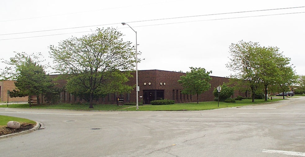 725 N Central Ave, Wood Dale, IL for lease - Building Photo - Image 2 of 17
