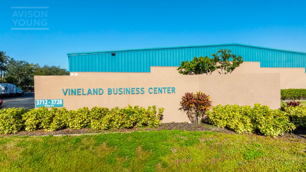 3712-3728 Vineland Rd, Orlando, FL for lease - Building Photo - Image 2 of 20