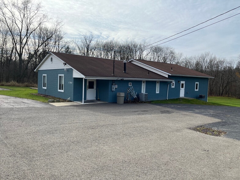 1780 Maple Dr, Hermitage, PA for sale - Building Photo - Image 2 of 5