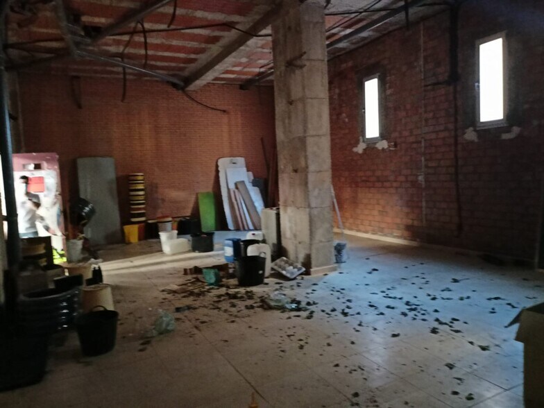 Retail in Cáceres for lease - Interior Photo - Image 3 of 5
