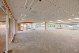 4-6 Parklane Blvd, Dearborn, MI for lease Interior Photo- Image 2 of 8