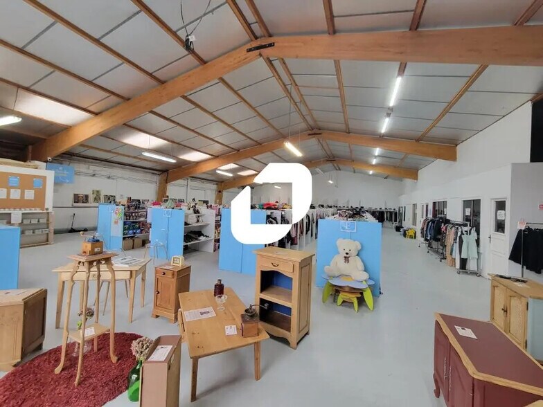 Office in Bouguenais for lease - Interior Photo - Image 3 of 4