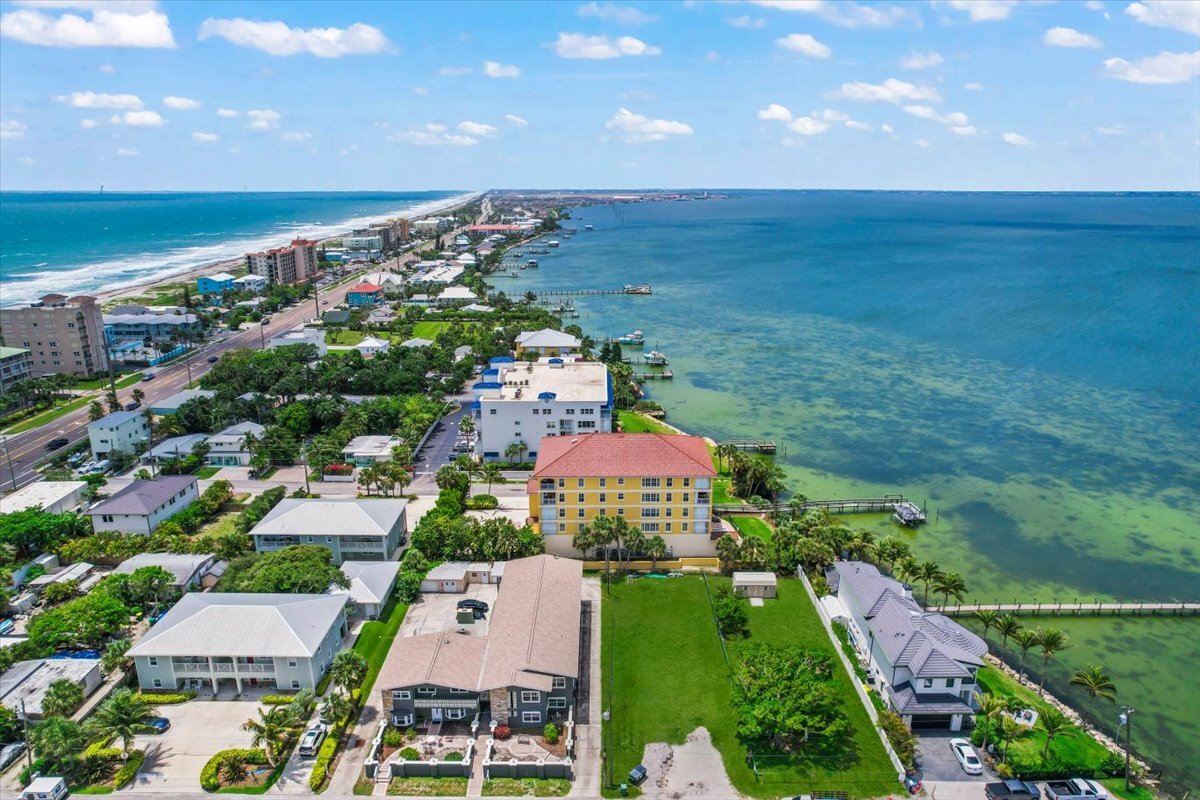 152 Crescent Beach Dr, Cocoa Beach, FL for sale Primary Photo- Image 1 of 1