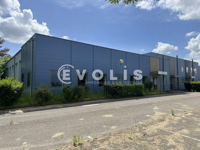 Office in Blyes for lease - Building Photo - Image 2 of 22