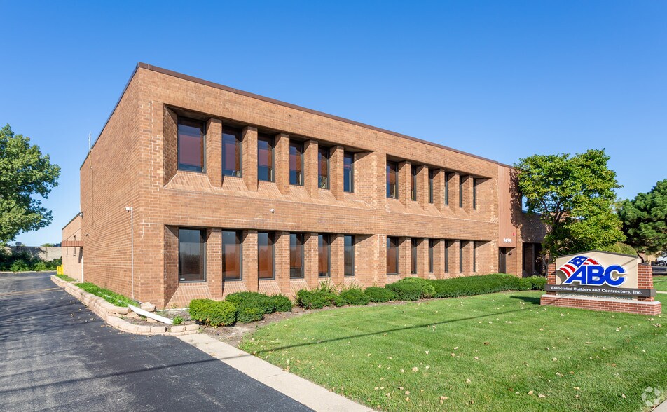 24542458 Elmhurst Rd, Elk Grove Village, IL 60007