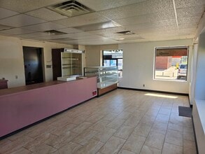 301 E Buckingham Rd, Garland, TX for lease Interior Photo- Image 1 of 9