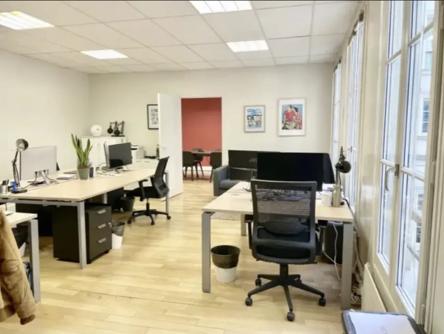 Office in Paris for lease Interior Photo- Image 1 of 4