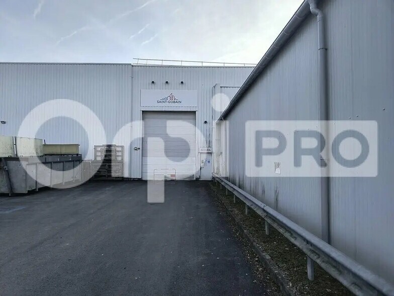 Industrial in Reims for lease - Building Photo - Image 1 of 5