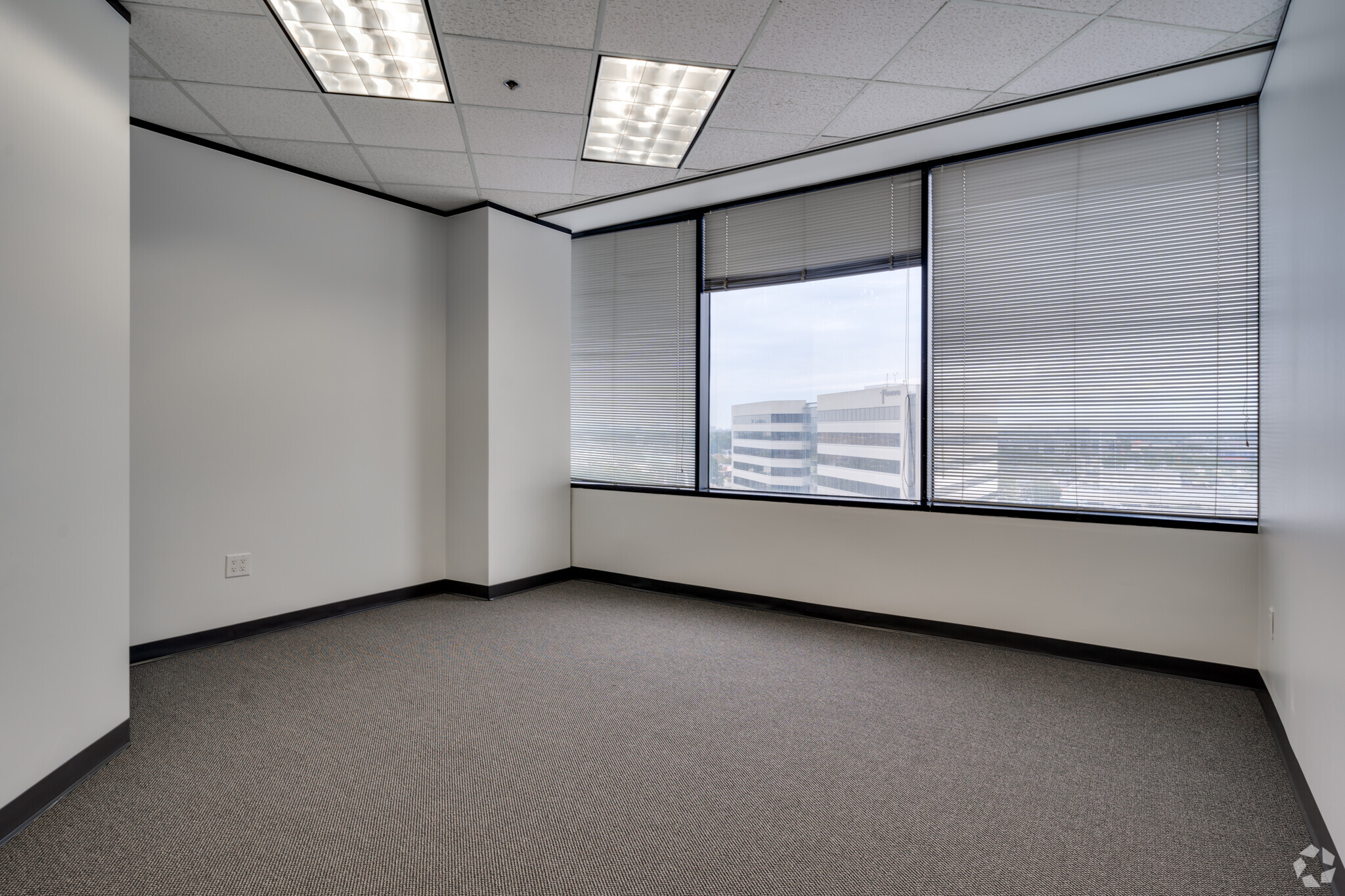 6671 Southwest Fwy, Houston, TX for lease Interior Photo- Image 1 of 4