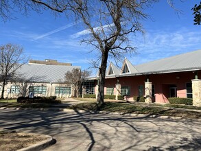 8802 Harry Hines Blvd, Dallas, TX for lease Building Photo- Image 1 of 2