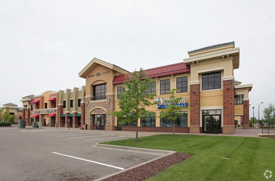 11650-11670 Fountains Dr, Maple Grove, MN for lease - Building Photo - Image 1 of 17