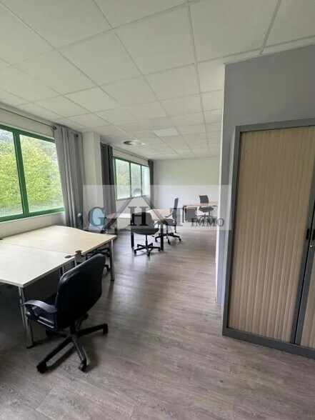 Office in Savigny-le-Temple for sale - Interior Photo - Image 2 of 14