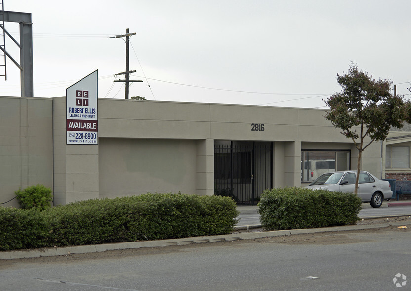 2816 N Blackstone Ave, Fresno, CA for sale - Building Photo - Image 2 of 9