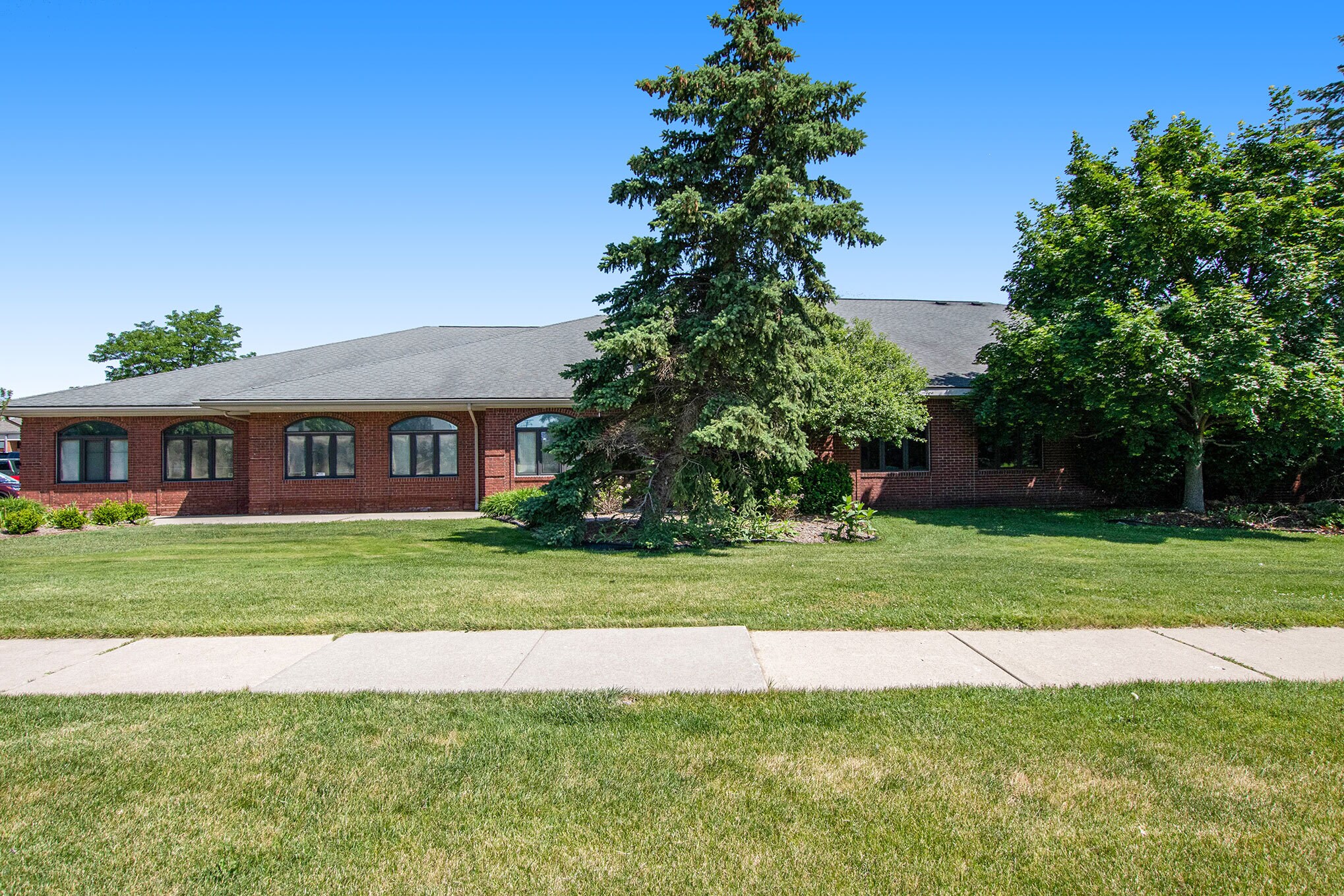 645 Barclay Cir, Rochester Hills, MI 48307 Office for Sale