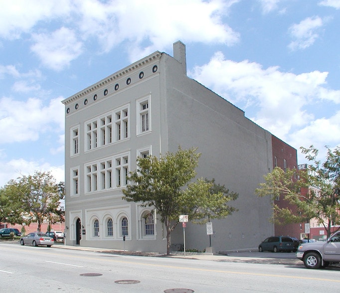 1617 Main St, Kansas City, MO for lease - Building Photo - Image 3 of 6