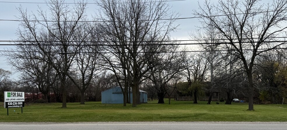 31W603 Liberty St, Aurora, IL for sale - Building Photo - Image 2 of 4