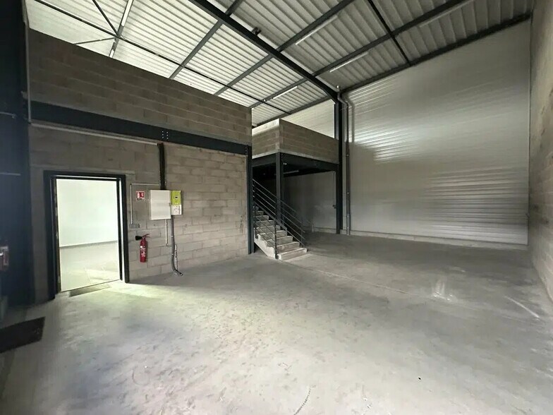 Flex in ILLKIRCH-GRAFFENSTADEN for lease - Interior Photo - Image 2 of 7