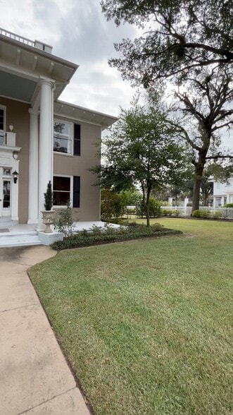 313 E Charnwood St, Tyler, TX for lease - Commercial Listing Video - Image 2 of 11