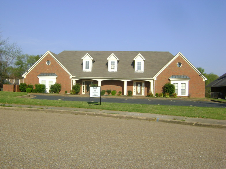 2838 Stage Center Cv, Memphis, TN for sale - Building Photo - Image 1 of 1