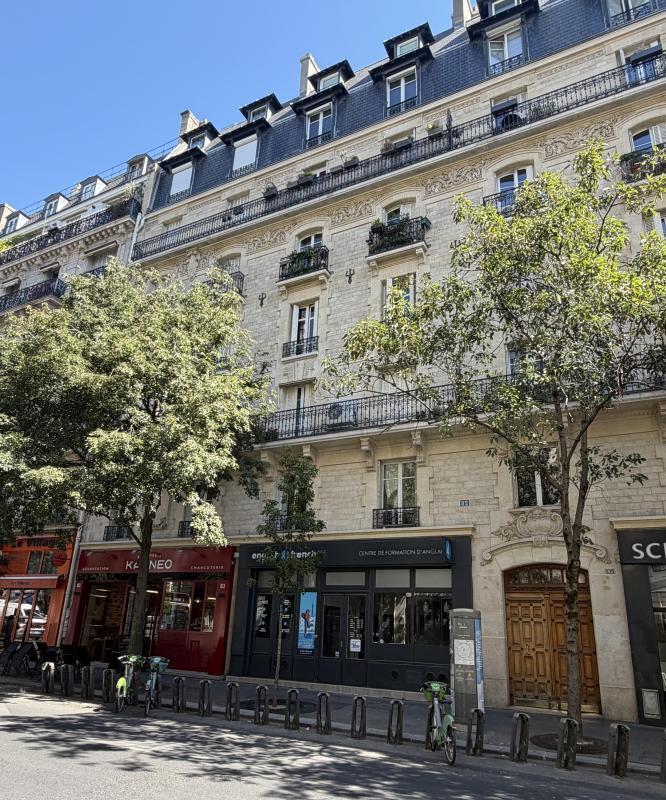 Retail in Paris for lease Building Photo- Image 1 of 10