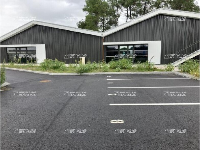Flex in Audenge for lease - Building Photo - Image 3 of 5