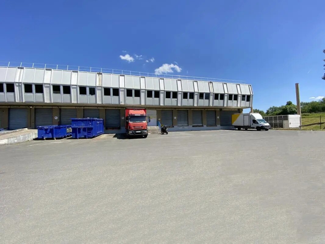 Industrial in Villejust for lease Building Photo- Image 1 of 9