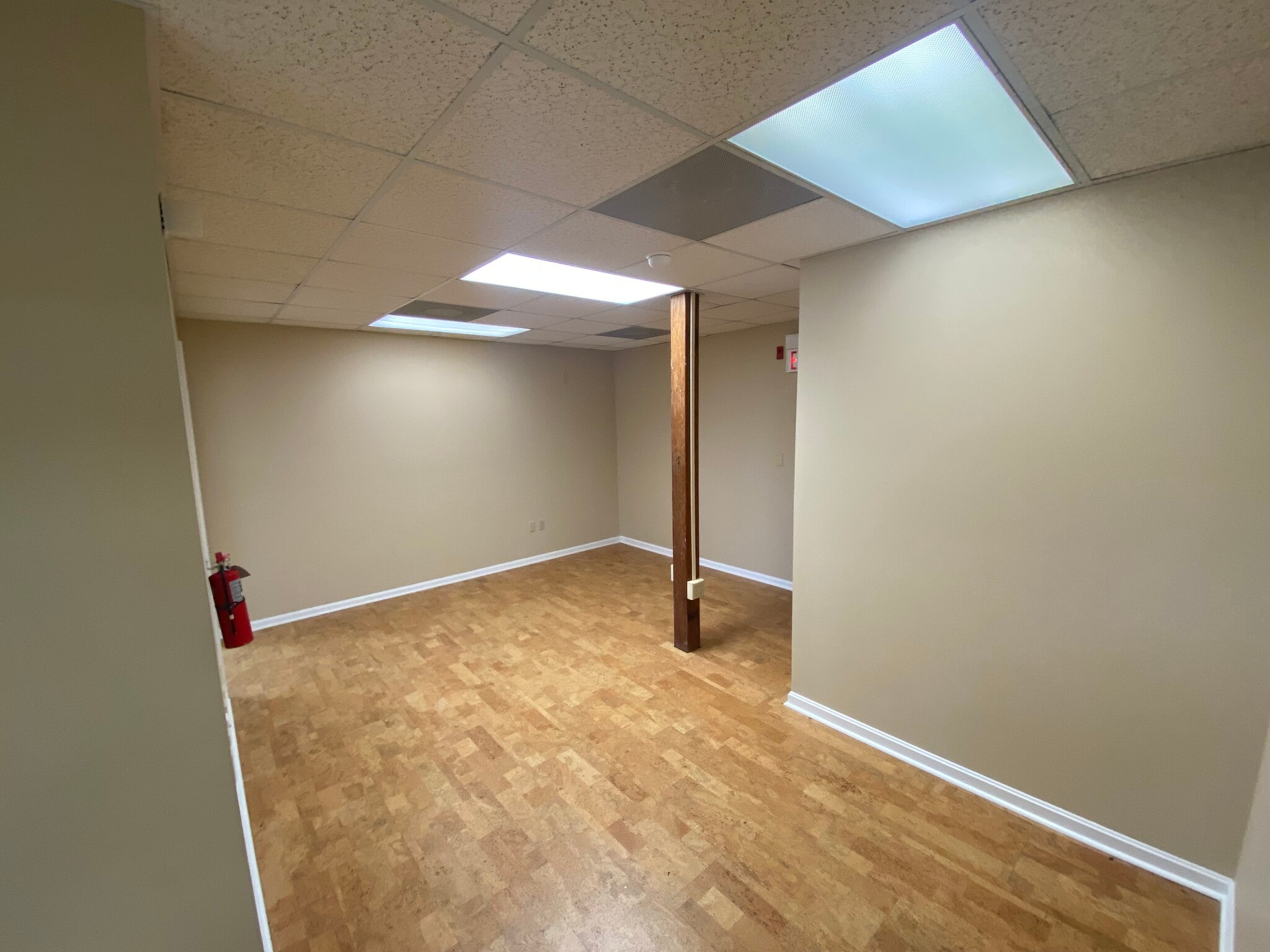 1201 College Park Dr, Dover, DE for lease Interior Photo- Image 1 of 4