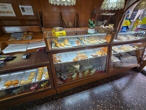 Retail in Barcelona, Barcelona for lease Interior Photo- Image 2 of 9