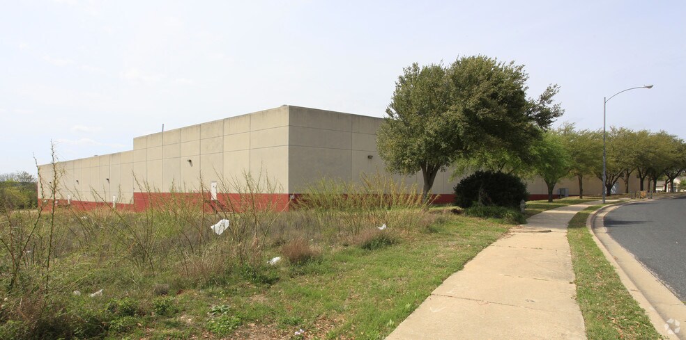 8330 Cross Park Dr, Austin, TX for lease - Primary Photo - Image 1 of 2