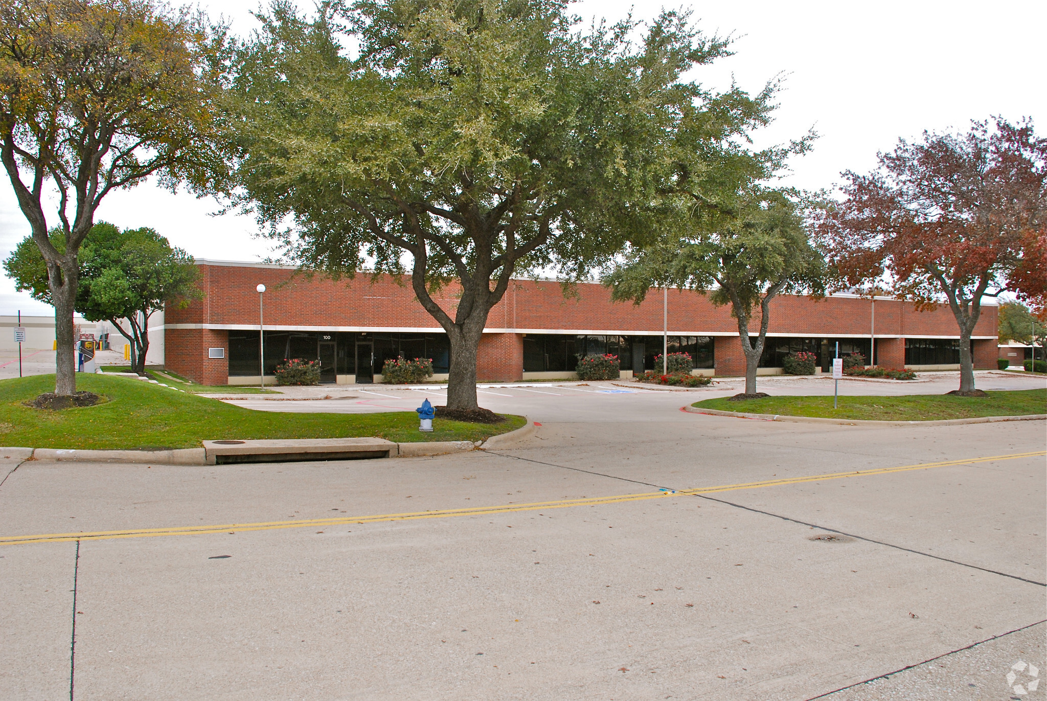 5565 Red Bird Center Dr, Dallas, TX for lease Building Photo- Image 1 of 6