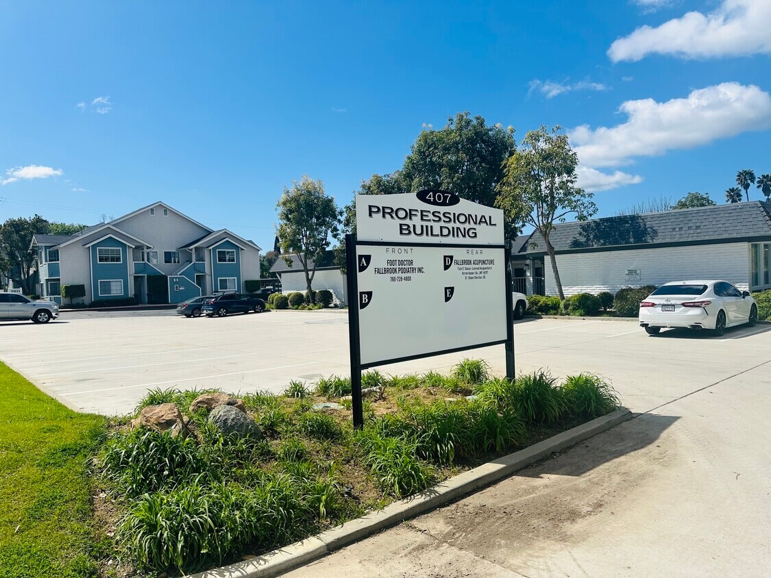 407 Potter St, Fallbrook, CA for lease Building Photo- Image 1 of 7