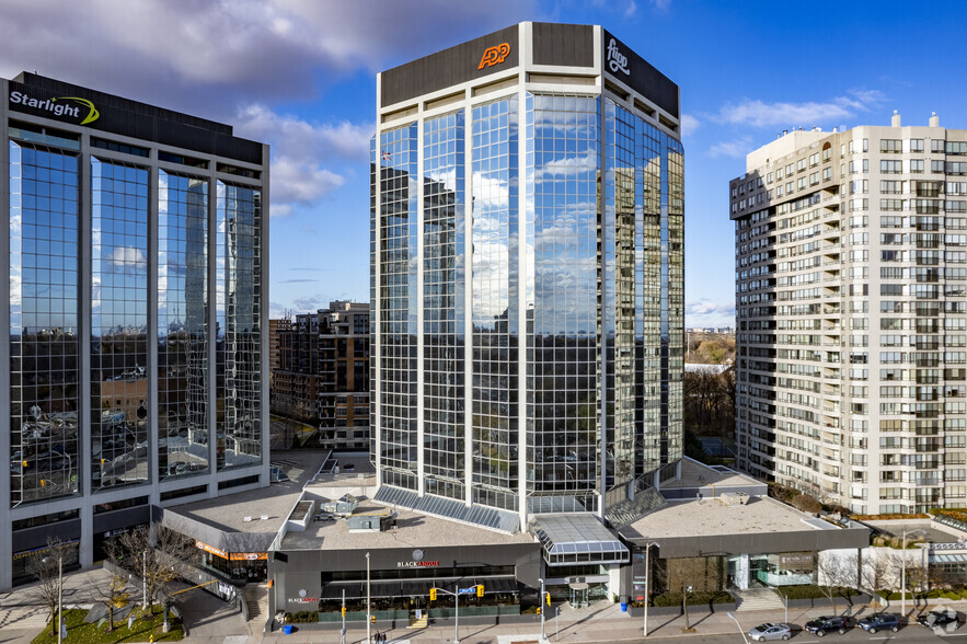 3250 Bloor St W, Toronto, ON for lease - Building Photo - Image 1 of 5