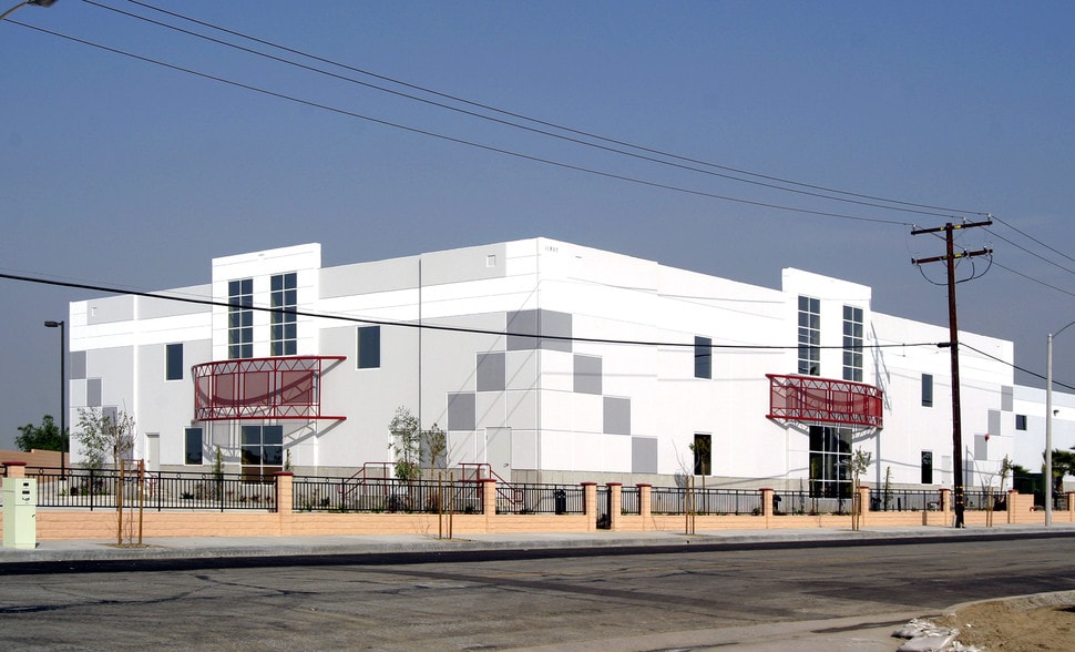 11911 Clark St, Arcadia, CA for lease - Building Photo - Image 3 of 10