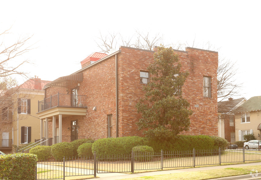 1020 W 2nd St, Little Rock, AR for sale - Building Photo - Image 2 of 9