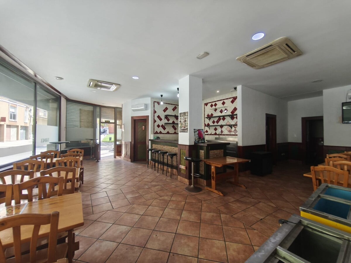 Vilafranca del Penedès, BAR 08720 - Unit - -  - Interior Photo - Image 1 of 17