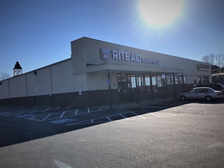 10 Stafford Rd, Fall River, MA 02721