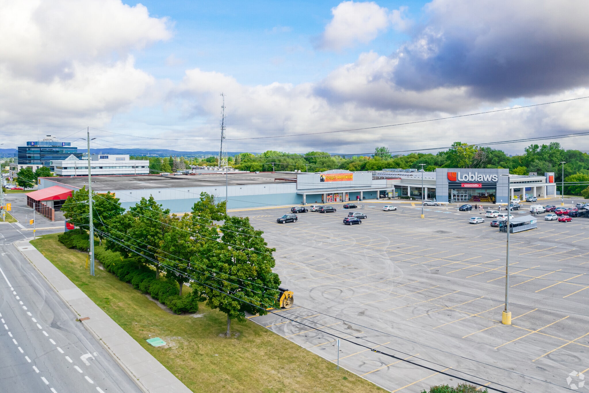 2065 Robertson Rd, Ottawa, ON for lease Primary Photo- Image 1 of 6