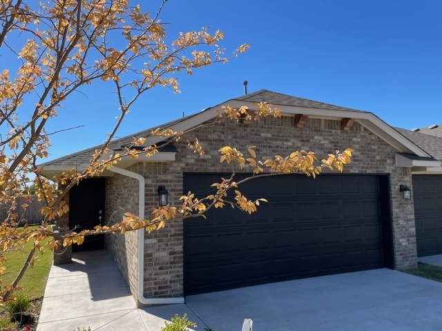 646 Marlin Ct, Chickasha, OK for sale Primary Photo- Image 1 of 33