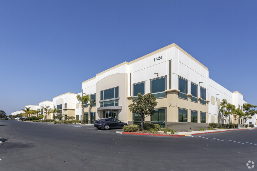 1424 Corporate Center Dr, San Diego, CA for lease - Primary Photo - Image 1 of 4