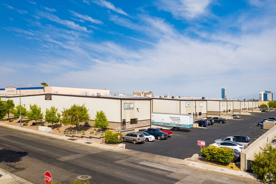 3915 W Hacienda Ave, Las Vegas, NV for lease - Primary Photo - Image 1 of 24