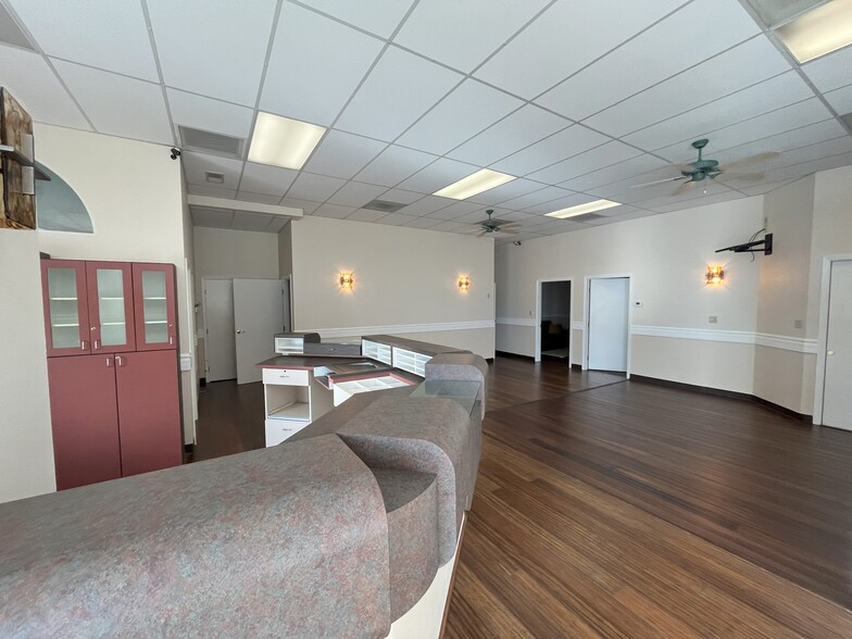 5909 Stanley Ave, Carmichael, CA for lease - Interior Photo - Image 3 of 13