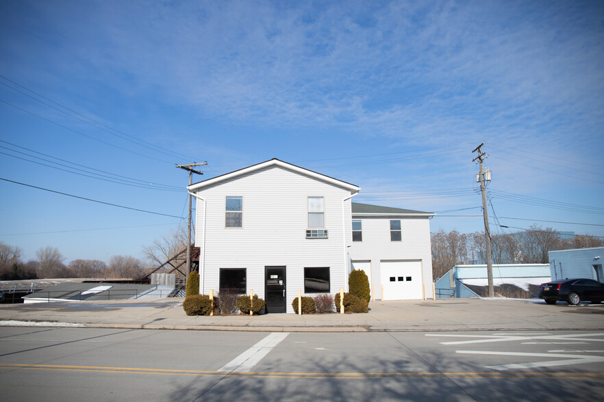 1511 Water St, Port Huron, MI for sale - Building Photo - Image 1 of 1