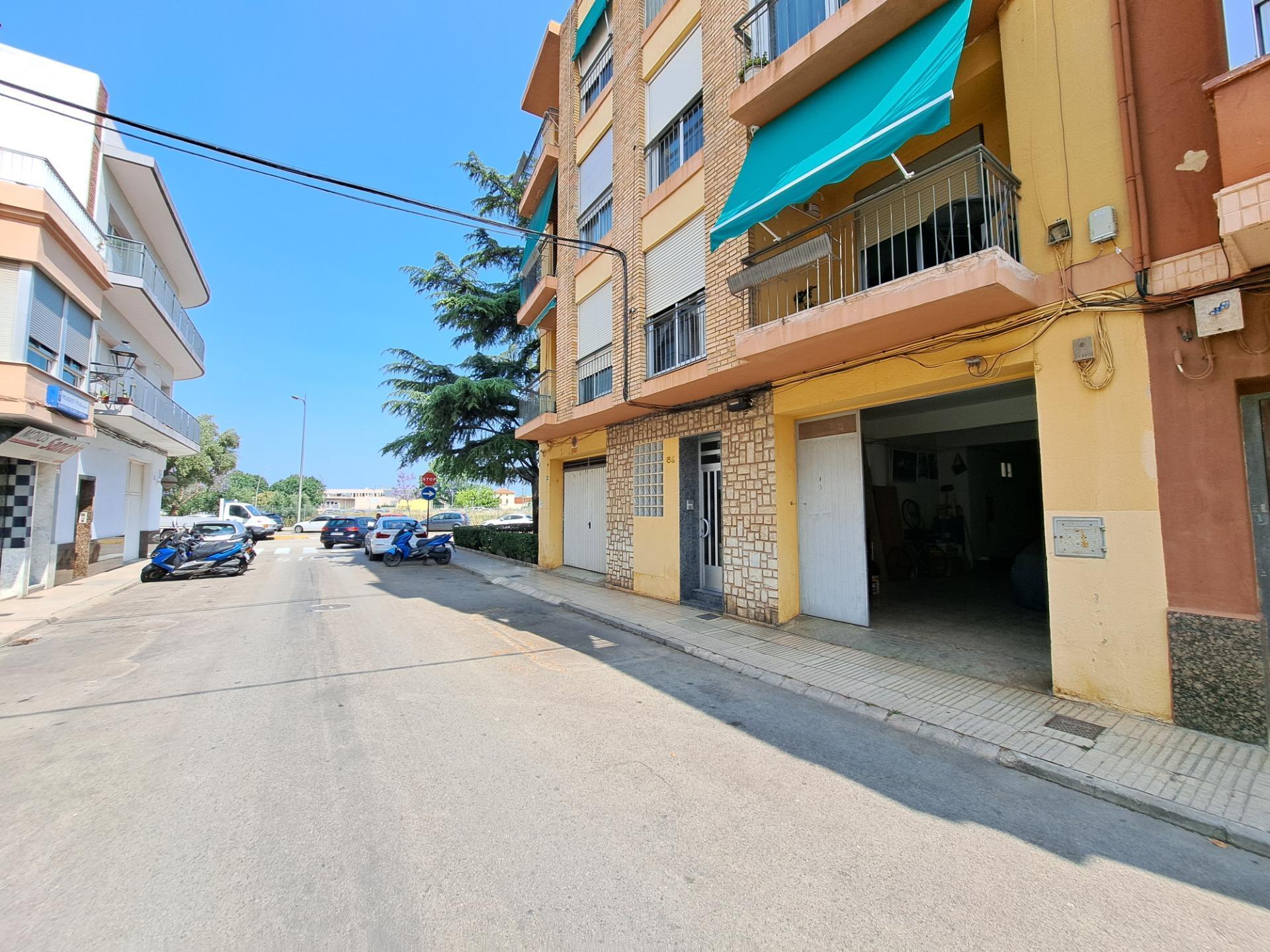 Retail in Alzira for sale Building Photo- Image 1 of 5