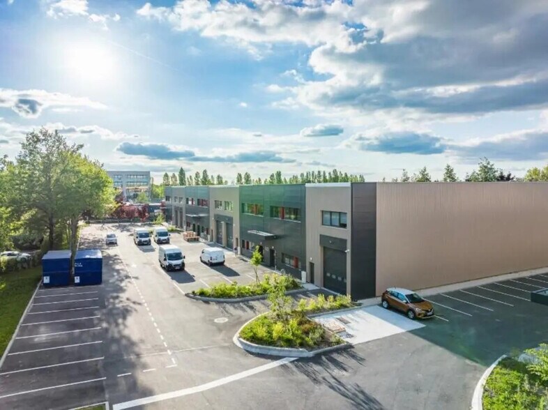 Office in Villebon-sur-Yvette for lease - Building Photo - Image 3 of 12