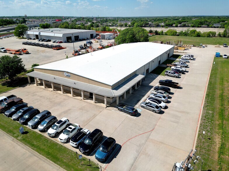 306 W Overly Dr, Lake Dallas, TX 75065