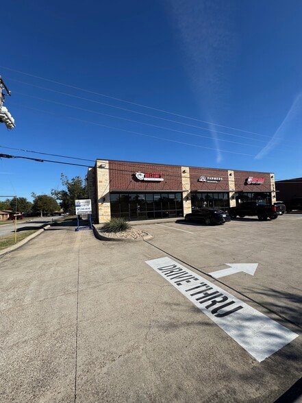 110 N Jim Wright Fwy, Fort Worth, TX for lease - Building Photo - Image 3 of 15