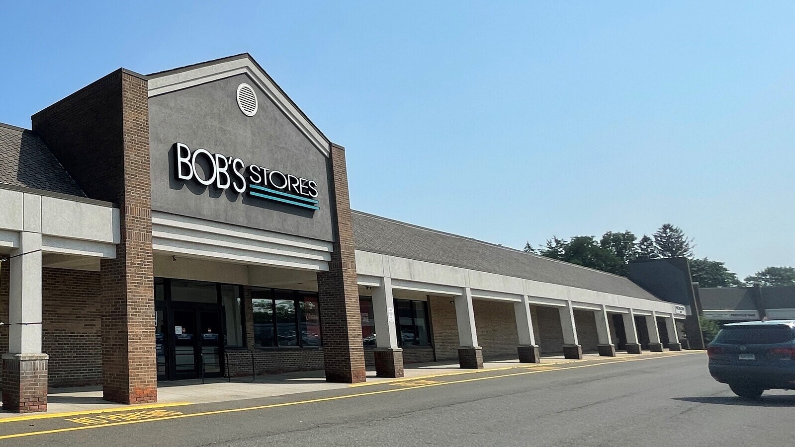 837923 Post Rd, Fairfield, CT 06824 Fairfield Shopping Center