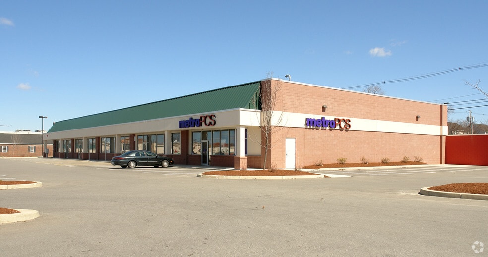 580-586 Valley St, Manchester, NH for sale - Primary Photo - Image 1 of 3