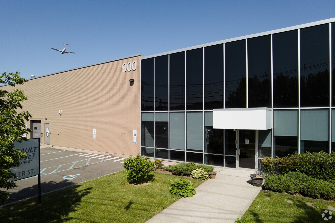 900 Huyler St, Teterboro, NJ 07608