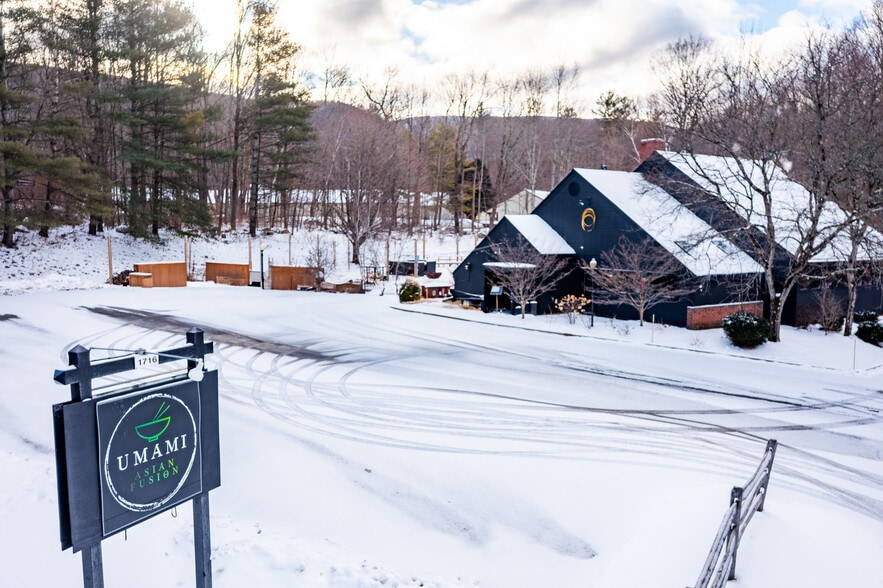 1716 Depot St, Manchester Center, VT for sale - Building Photo - Image 2 of 79